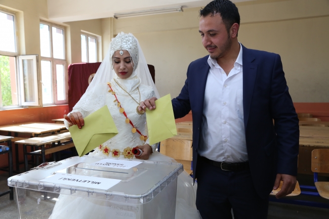 Türkiye sandık başına koştu 10