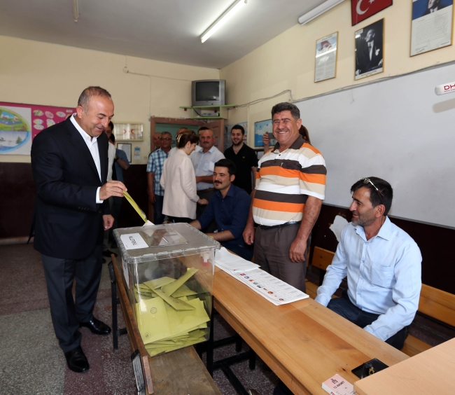 Türkiye sandık başına koştu 13