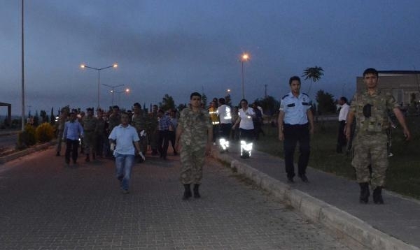 Şanlıurfa'da kaza 1 asker şehit 2'si ağır 20 yaralı 12