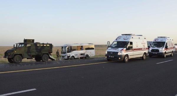 Şanlıurfa'da kaza 1 asker şehit 2'si ağır 20 yaralı 8