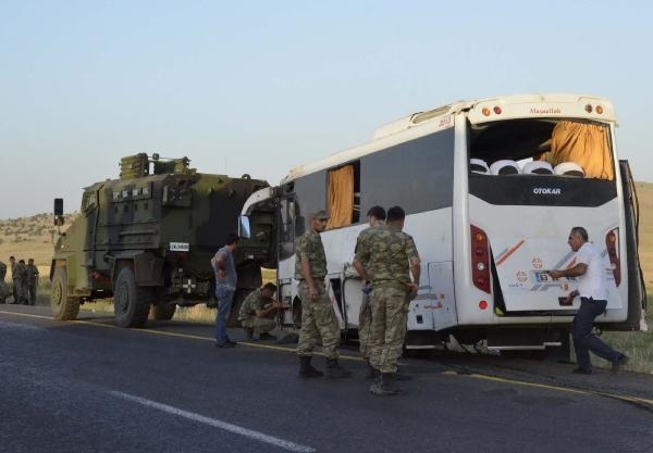 Şanlıurfa'da kaza 1 asker şehit 2'si ağır 20 yaralı 1