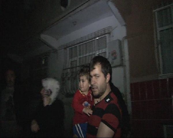 Gaziosmanpaşa'da 5 katlı bina yan yattı 9