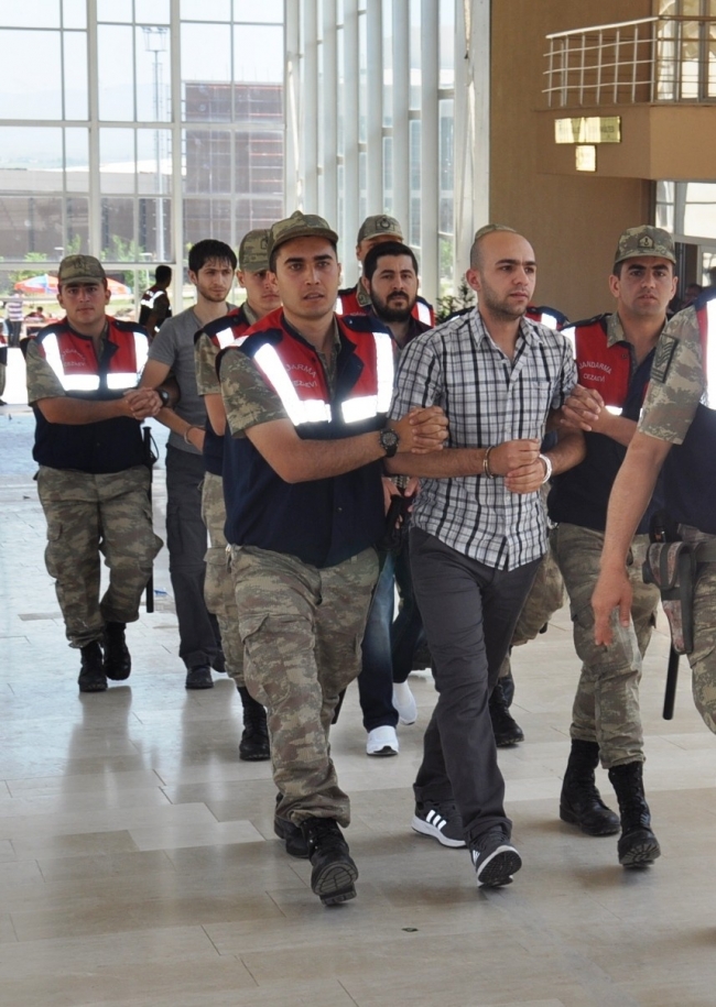 LYS maratonundan ilgi çekici kareler 24