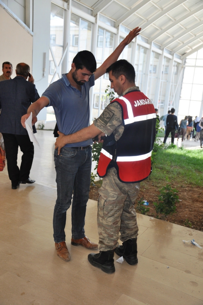 LYS maratonundan ilgi çekici kareler 25