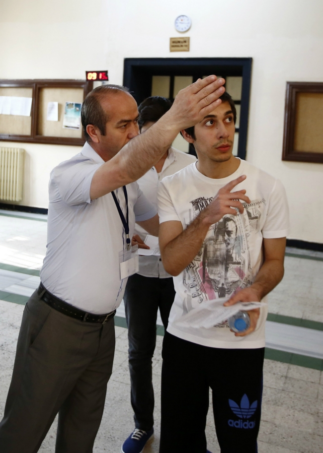 LYS maratonundan ilgi çekici kareler 13