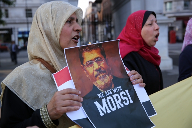 Dünya Mursi için ayakta 5