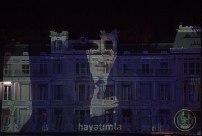 Dünya Mursi için ayakta 25