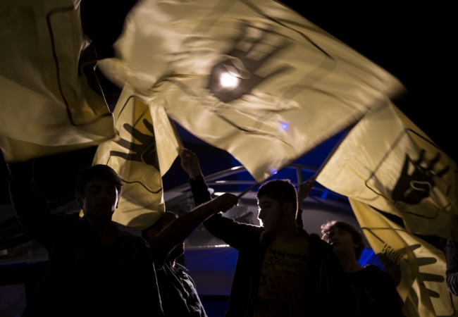 Dünya Mursi için ayakta 30