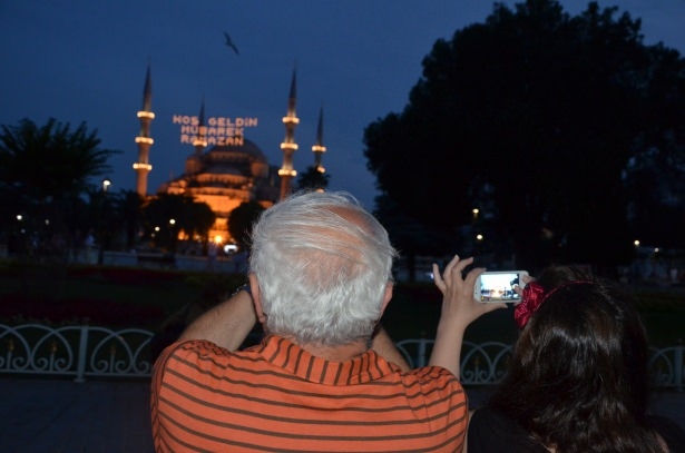 İlk teravih namazı kılındı 6