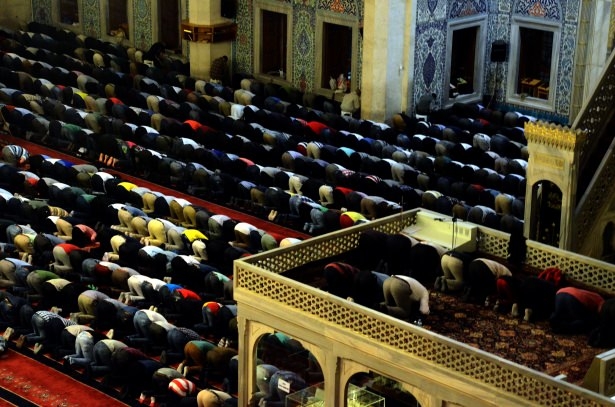 İlk teravih namazı kılındı 1