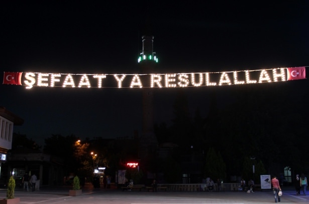 İlk teravih namazı kılındı 8