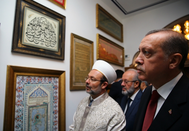 Erdoğan Eyüp Sultan'ın huzurunda 12