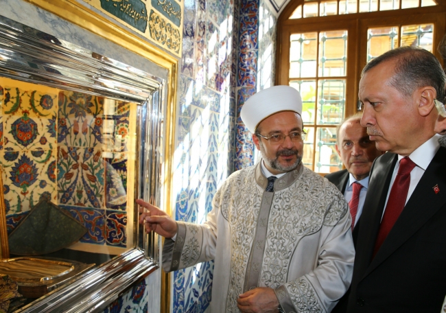 Erdoğan Eyüp Sultan'ın huzurunda 13