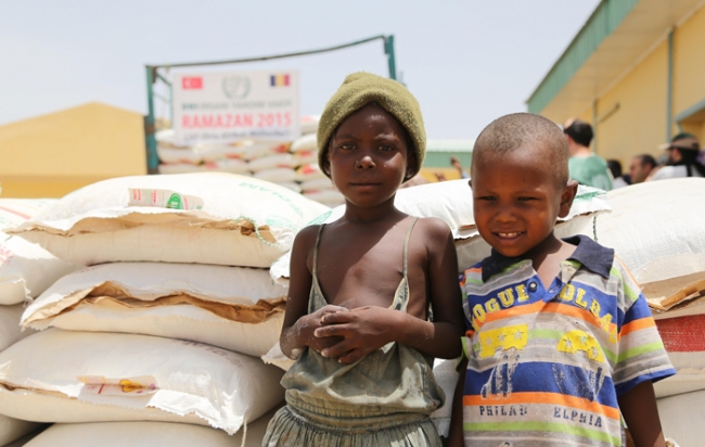 İHH Çad'daki mültecilere yardım eli uzattı 33