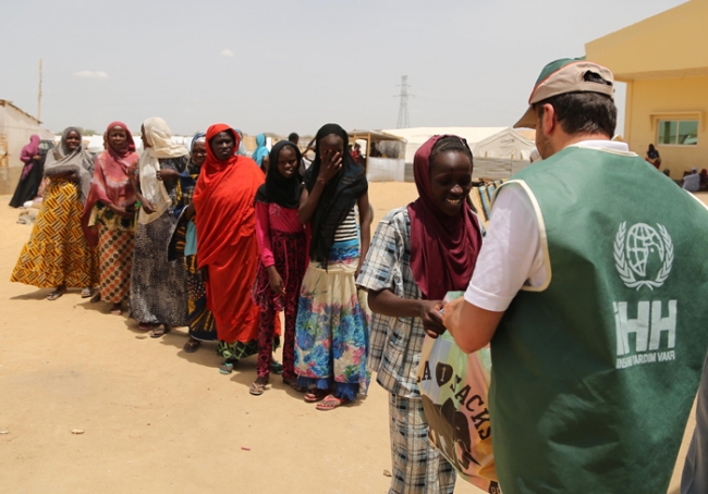 İHH Çad'daki mültecilere yardım eli uzattı 38