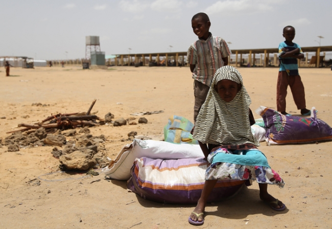 İHH Çad'daki mültecilere yardım eli uzattı 39