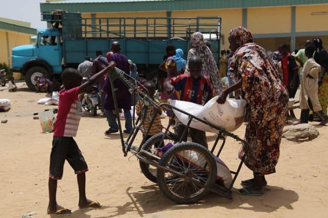 İHH Çad'daki mültecilere yardım eli uzattı 41