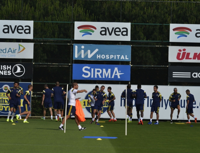 Fernandao ilk antrenmanında poz verdi 3