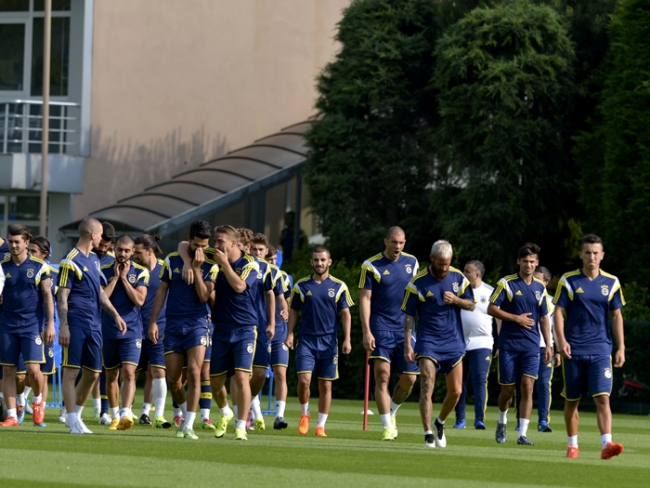 Fernandao ilk antrenmanında poz verdi 8