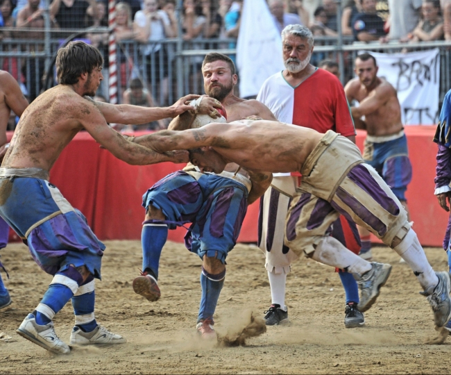Dünyanın en vahşi futbol maçı 6