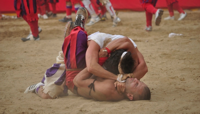 Dünyanın en vahşi futbol maçı 9