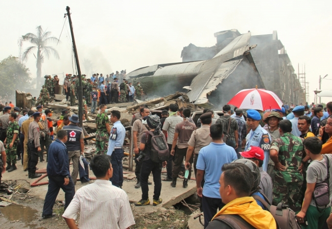 Mahalleye çakıldı: 116 ölü 11