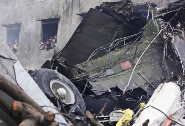 Mahalleye çakıldı: 116 ölü 8