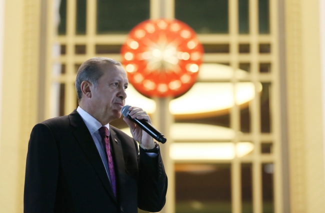 Beştepe'nin bahçesinde ilk iftar 4