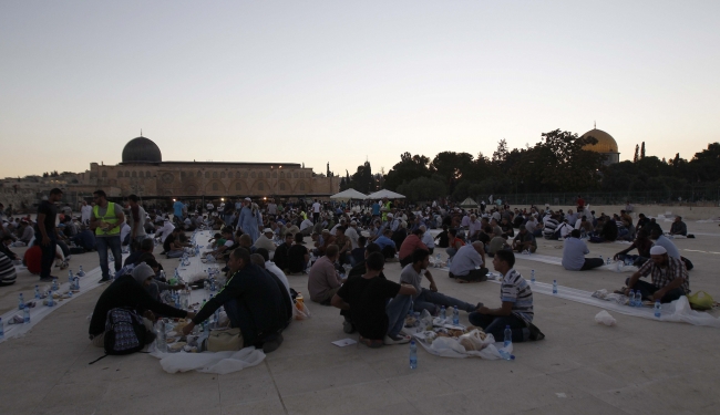 Mirasımız Derneği'nden Mescid-i Aksa'da iftar 2