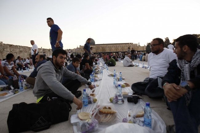 Mirasımız Derneği'nden Mescid-i Aksa'da iftar 3
