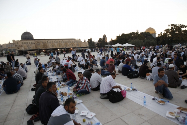 Mirasımız Derneği'nden Mescid-i Aksa'da iftar 5