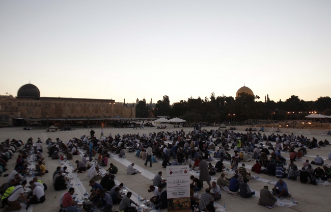 Mirasımız Derneği'nden Mescid-i Aksa'da iftar 7
