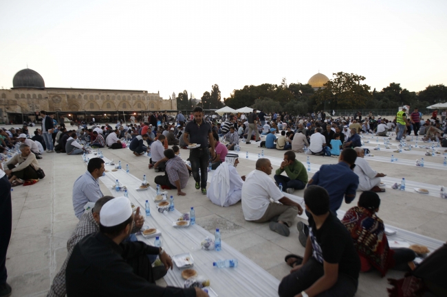 Mirasımız Derneği'nden Mescid-i Aksa'da iftar 8
