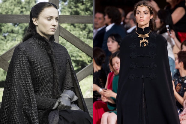 Valentino defilesi mi 'Game of Thrones' seti mi belli değil! 6