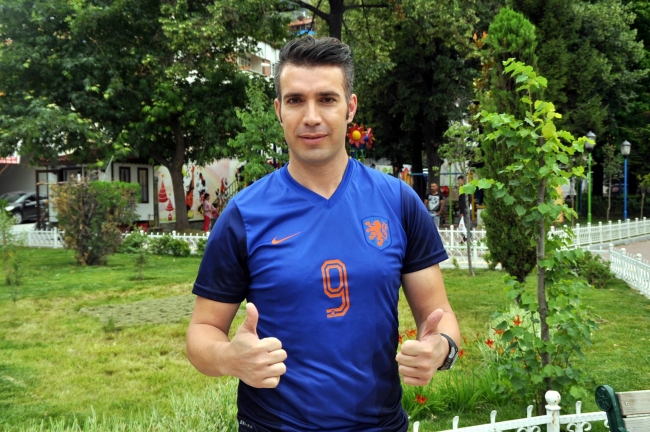 "Tokatlı Van Persie" herkesin ilgi odağı 9