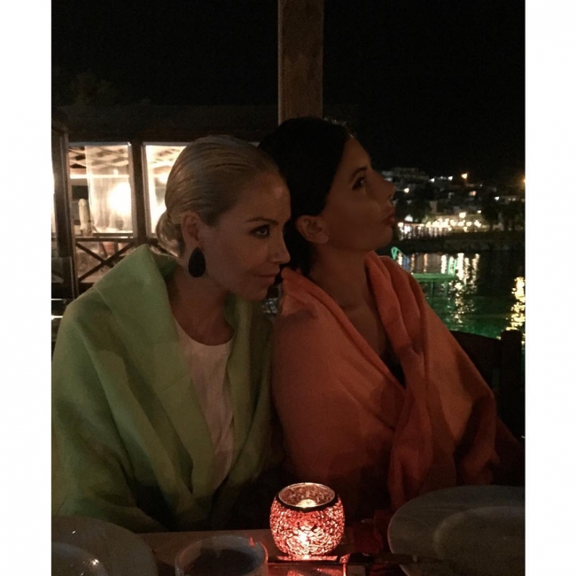 Instagram'da ünlüler: Bayram tatiline erken çıkanlar 12