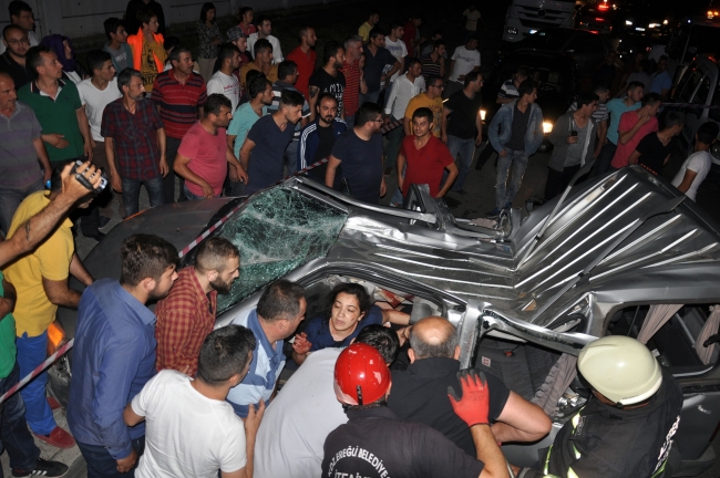 Bayram öncesinde yollar kan gölüne döndü 18