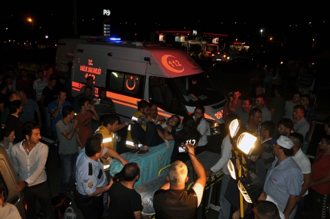 Bayram öncesinde yollar kan gölüne döndü 16