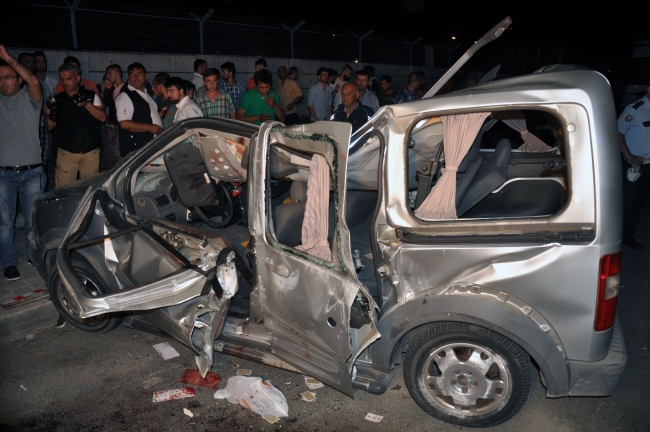 Bayram öncesinde yollar kan gölüne döndü 15