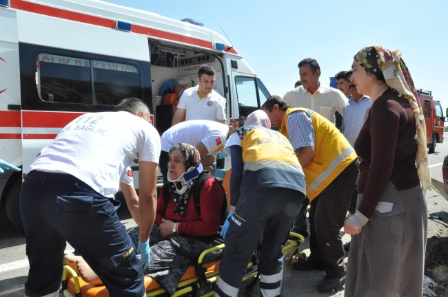 Bayram öncesinde yollar kan gölüne döndü 21