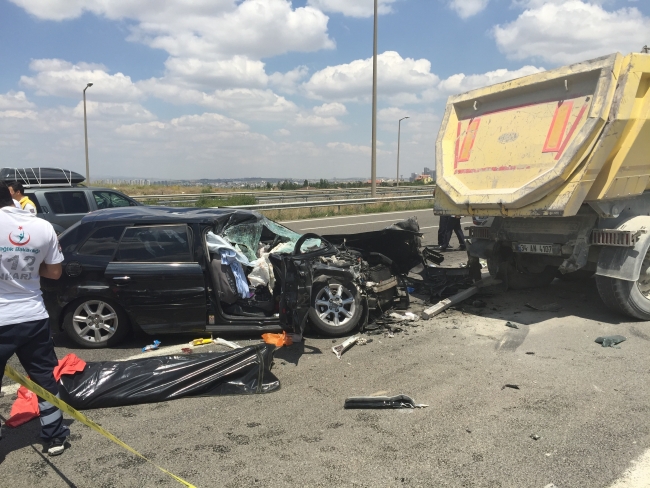 Bayram öncesinde yollar kan gölüne döndü 26