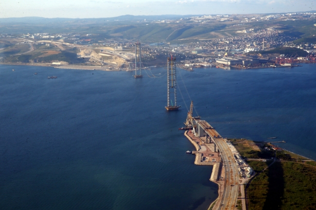 Köprüde inceleme, havalimanında iftar 6