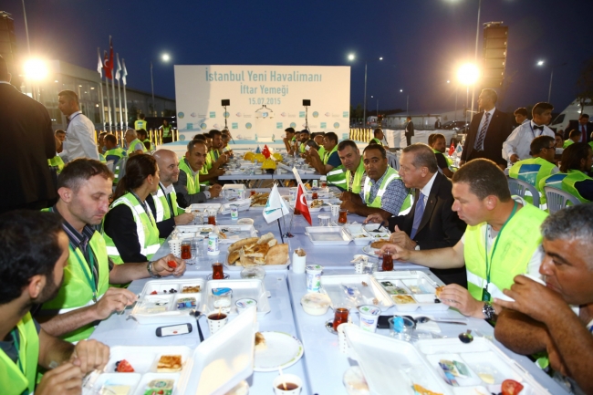 Köprüde inceleme, havalimanında iftar 16