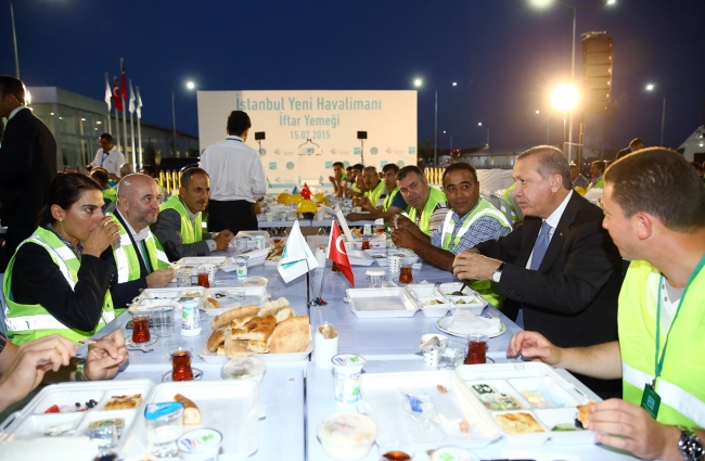 Köprüde inceleme, havalimanında iftar 18