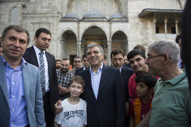 Siyasilerin bayram mesaisi... 28