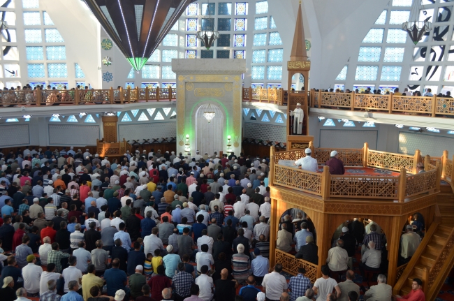 Siyasilerin bayram mesaisi... 34