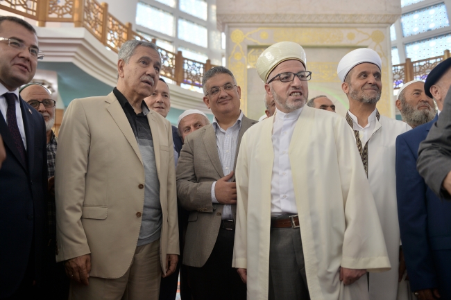 Siyasilerin bayram mesaisi... 33