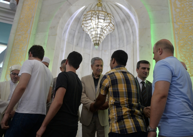 Siyasilerin bayram mesaisi... 32