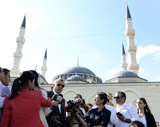 Siyasilerin bayram mesaisi... 15