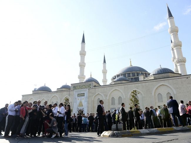 Siyasilerin bayram mesaisi... 17